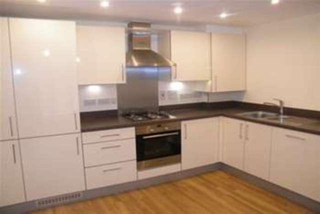  Image of 1 Bedroom Flat to rent at Kingston upon Thames, KT2 5AD