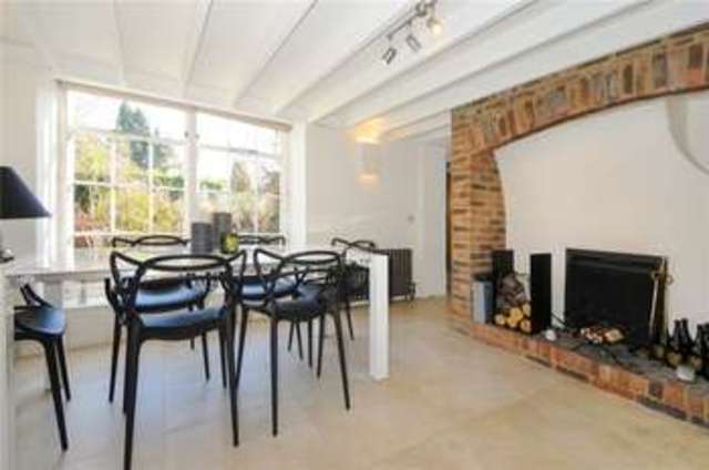 Image of 3 Bedroom Terraced to rent at Singleton  Chichester, PO18 0HN