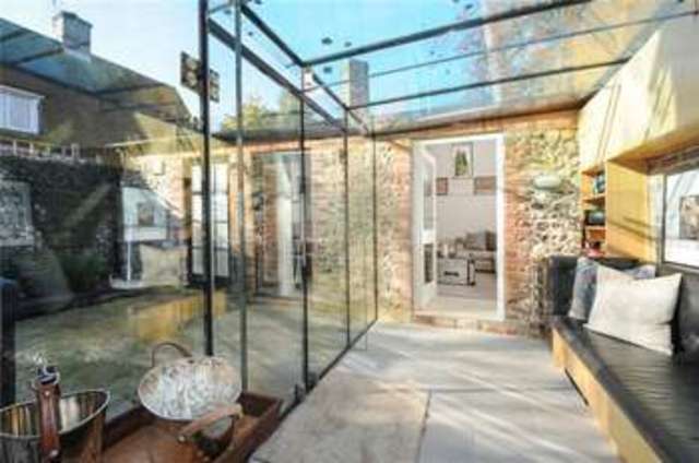  Image of 3 Bedroom Terraced to rent at Singleton  Chichester, PO18 0HN