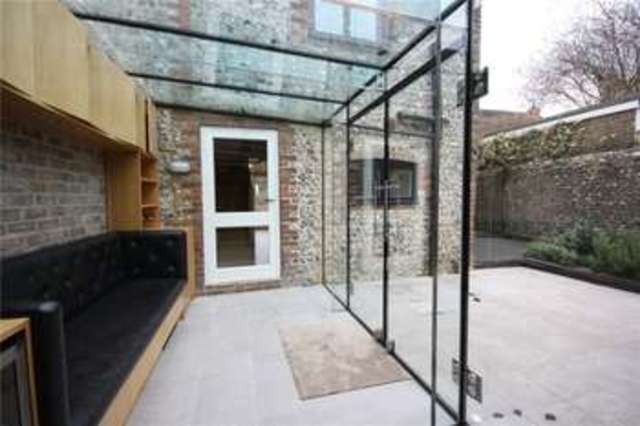  Image of 3 Bedroom Terraced to rent at Singleton  Chichester, PO18 0HN