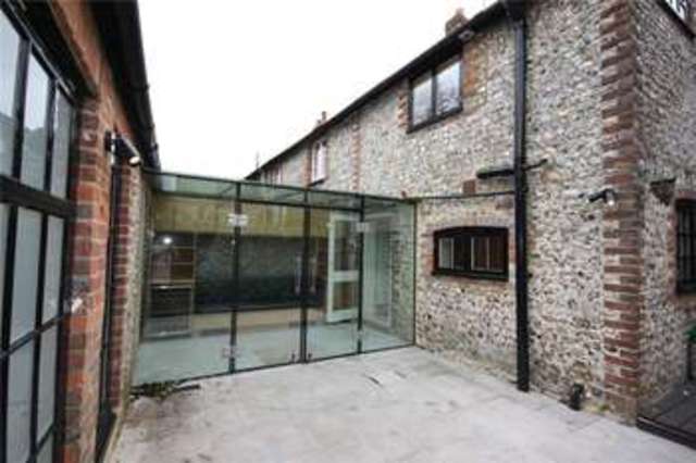  Image of 3 Bedroom Terraced to rent at Singleton  Chichester, PO18 0HN