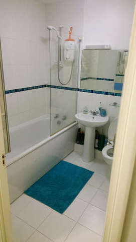  Image of 2 Bedroom Ground Flat to rent at Dorking Surrey Dorking, RH4 2EX