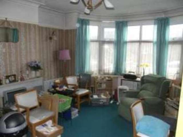  Image of 3 Bedroom Detached for sale at Southampton  Shirley, SO15 5AG
