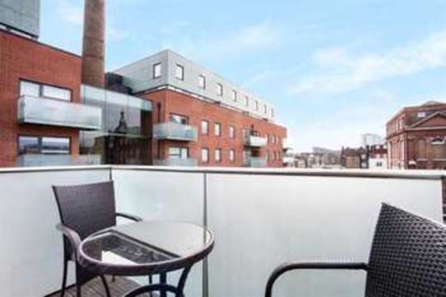  Image of 1 Bedroom Flat for sale at London  Holloway Road, N7 7EH