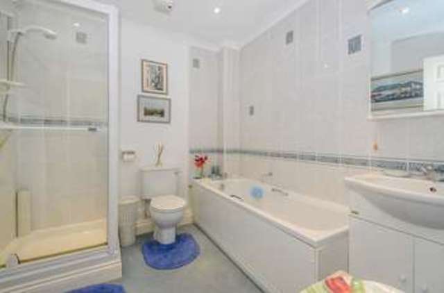  Image of 2 Bedroom Flat for sale at Chichester, PO19 5QZ