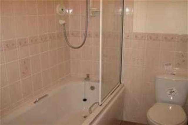  Image of 2 Bedroom Terraced to rent at Llandudno, LL30 3FL