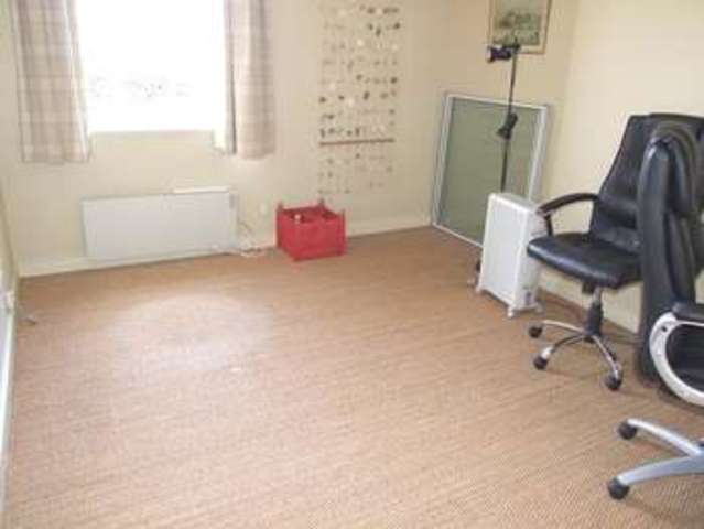  Image of 2 Bedroom Flat to rent at Weymouth, DT4 8UA