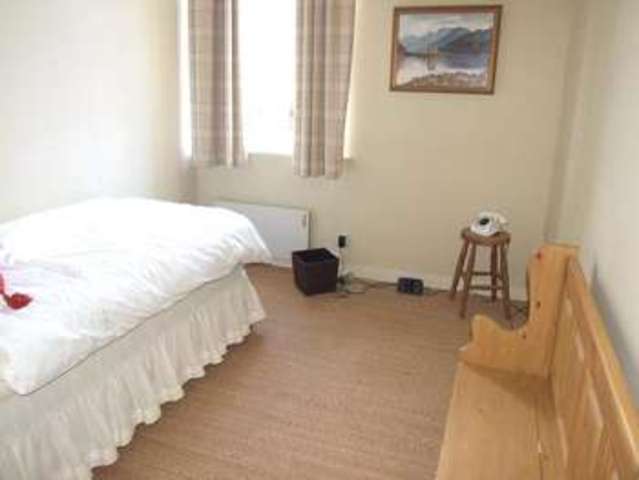  Image of 2 Bedroom Flat to rent at Weymouth, DT4 8UA