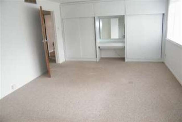  Image of 1 Bedroom Flat to rent at Reigate, RH2 0RZ