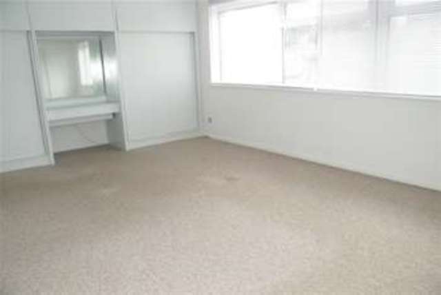  Image of 1 Bedroom Flat to rent at Reigate, RH2 0RZ