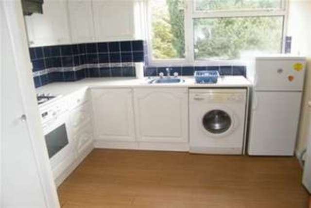  Image of 1 Bedroom Flat to rent at Reigate, RH2 0RZ