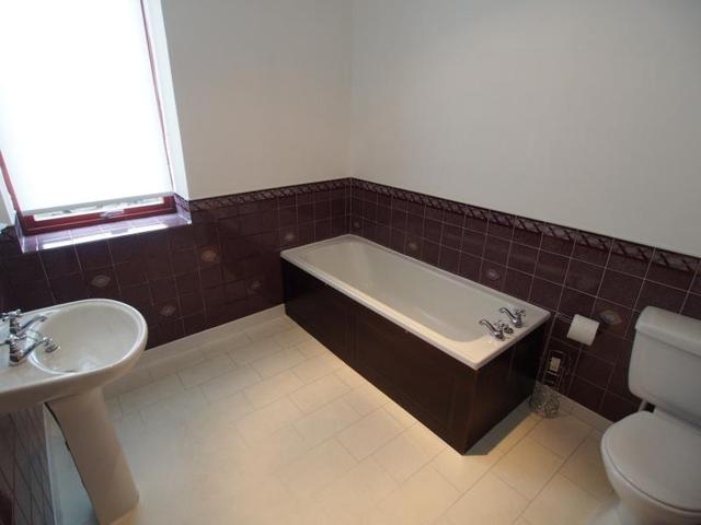  Image of 3 Bedroom Cottage to rent at Dyce Aberdeen Aberdeen, AB21 0HT