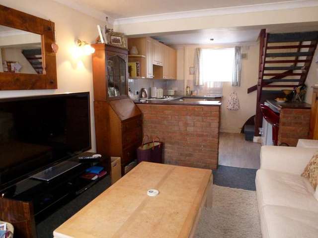  Image of 2 Bedroom Cottage to rent at Quomp  Ringwood, BH24 1NS