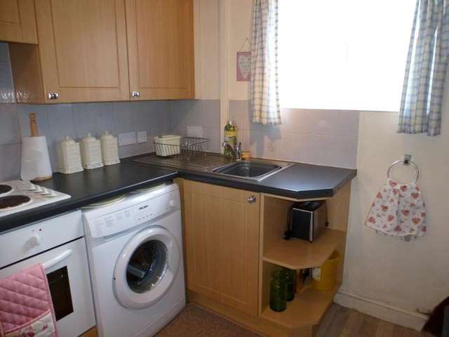  Image of 2 Bedroom Cottage to rent at Quomp  Ringwood, BH24 1NS