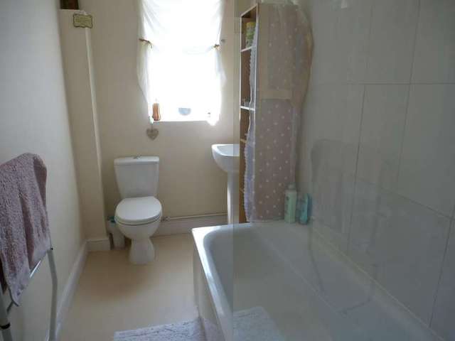 Image of 2 Bedroom Cottage to rent at Quomp  Ringwood, BH24 1NS