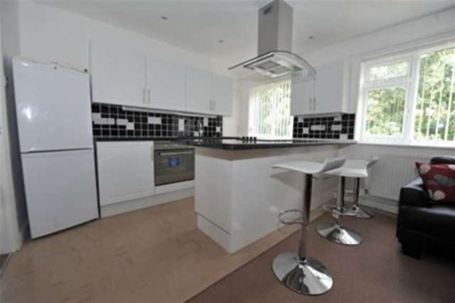  Image of 3 Bedroom Detached to rent at Canterbury, CT1 3PS