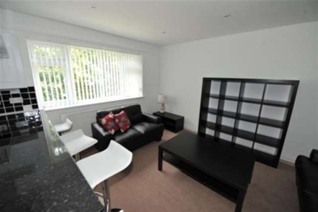  Image of 3 Bedroom Detached to rent at Canterbury, CT1 3PS