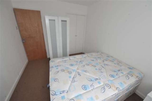  Image of 3 Bedroom Detached to rent at Canterbury, CT1 3PS
