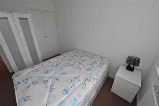  Image of 3 Bedroom Detached to rent at Canterbury, CT1 3PS