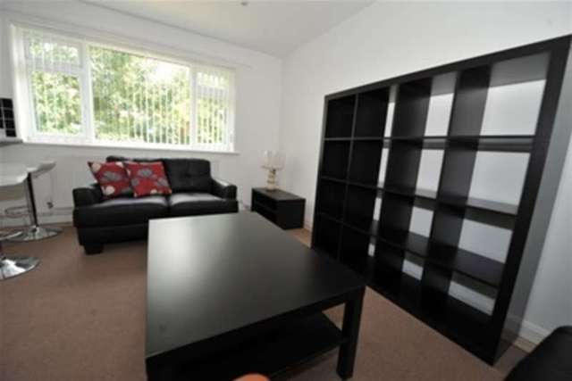  Image of 3 Bedroom Detached to rent at Canterbury, CT1 3PS