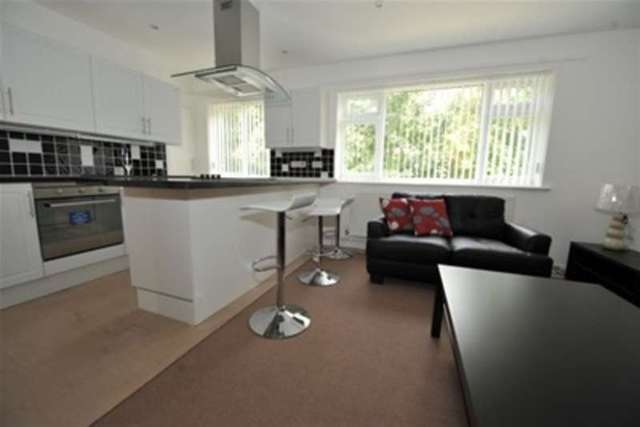  Image of 3 Bedroom Detached to rent at Canterbury, CT1 3PS