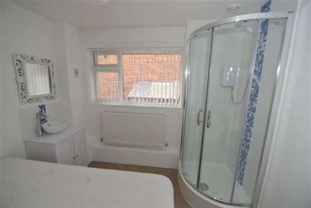  Image of 3 Bedroom Detached to rent at Canterbury, CT1 3PS