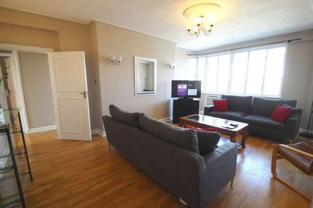  Image of 3 Bedroom Apartment to rent at Swiss Cottage NW3 London, NW3 5ED