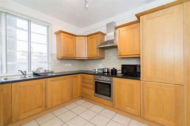  Image of 3 Bedroom Apartment to rent at Swiss Cottage NW3 London, NW3 5ED