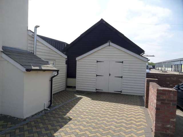  Image of 2 Bedroom Detached to rent at Pentlow, CO10 7JL