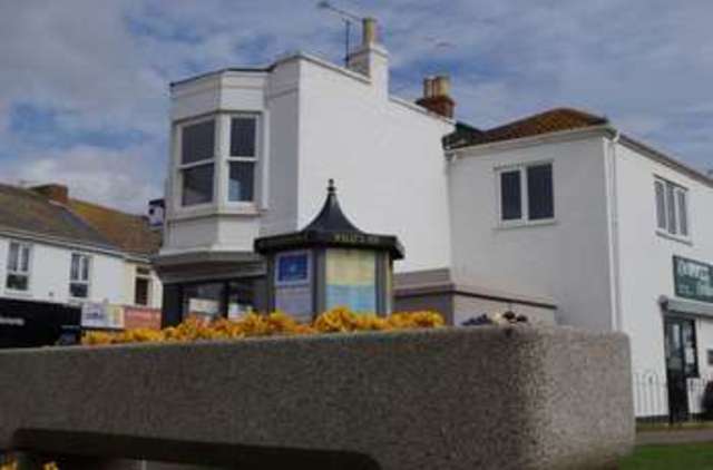  Image of 3 Bedroom Flat to rent at Abingdon Street  Burnham-On-Sea, TA8 1PH