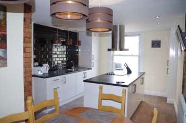  Image of 3 Bedroom Flat to rent at Abingdon Street  Burnham-On-Sea, TA8 1PH