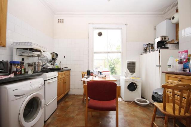  Image of 6 Bedroom Detached for sale at London, SE4 1QQ