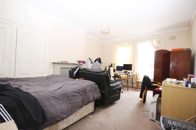 Image of 6 Bedroom Detached for sale at London, SE4 1QQ