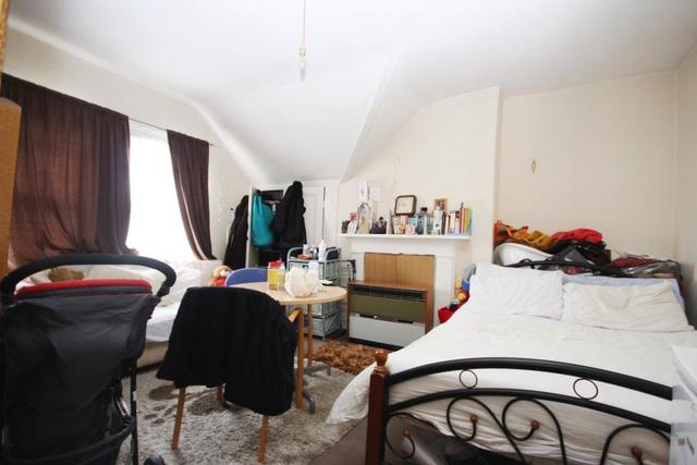  Image of 6 Bedroom Detached for sale at London, SE4 1QQ