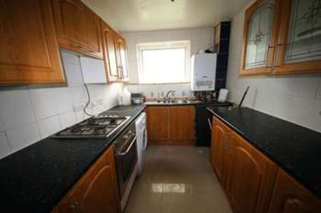  Image of 2 Bedroom Flat to rent at High Road  Harrow, HA3 5EL