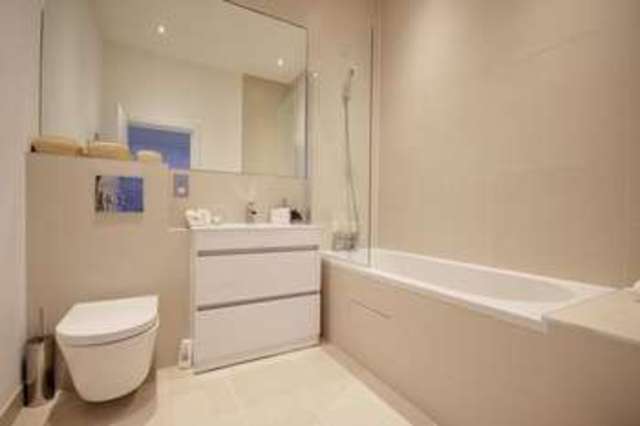  Image of 2 Bedroom Flat for sale at Nightingale Lane  Crouch End, N8 7QU