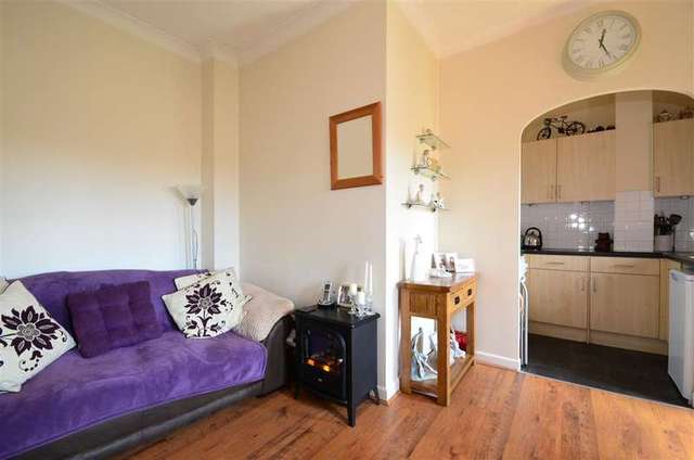  Image of 1 Bedroom Flat for sale at Portsmouth Hampshire Portsmouth, PO2 8SS