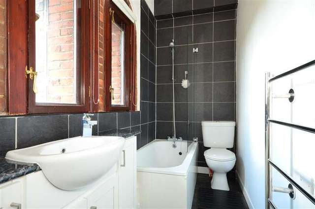  Image of 1 Bedroom Flat for sale at Portsmouth Hampshire Portsmouth, PO2 8SS