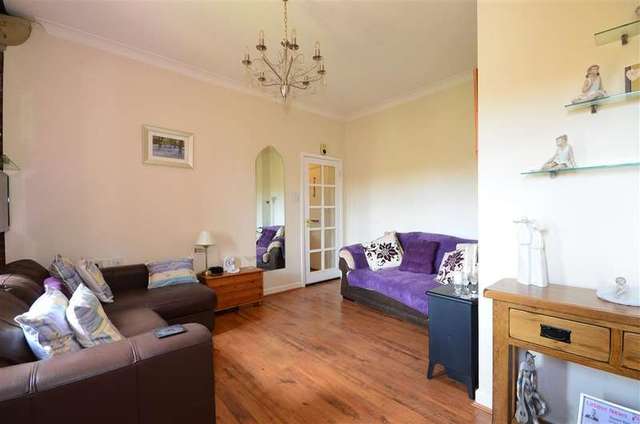  Image of 1 Bedroom Flat for sale at Portsmouth Hampshire Portsmouth, PO2 8SS