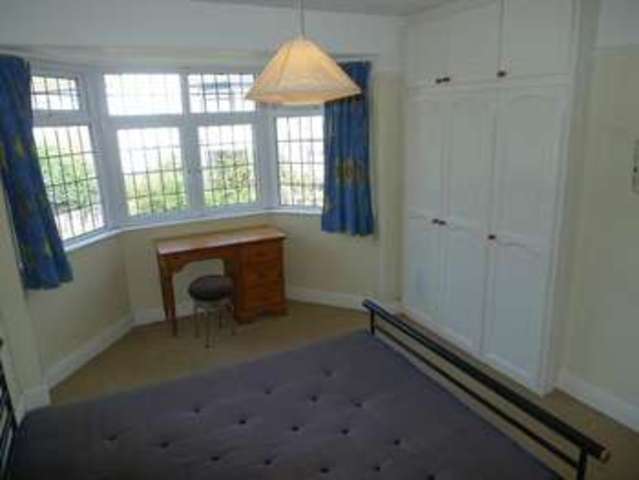  Image of 3 Bedroom Semi-Detached to rent at The Turnways Headingley Leeds, LS6 3DU
