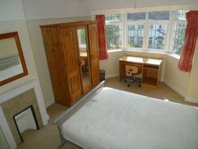 Image of 3 Bedroom Semi-Detached to rent at The Turnways Headingley Leeds, LS6 3DU