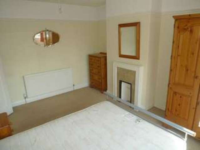  Image of 3 Bedroom Semi-Detached to rent at The Turnways Headingley Leeds, LS6 3DU