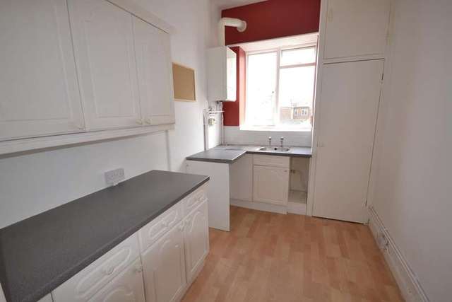  Image of 2 Bedroom Flat to rent at Marina  Bexhill On Sea, TN40 1DD