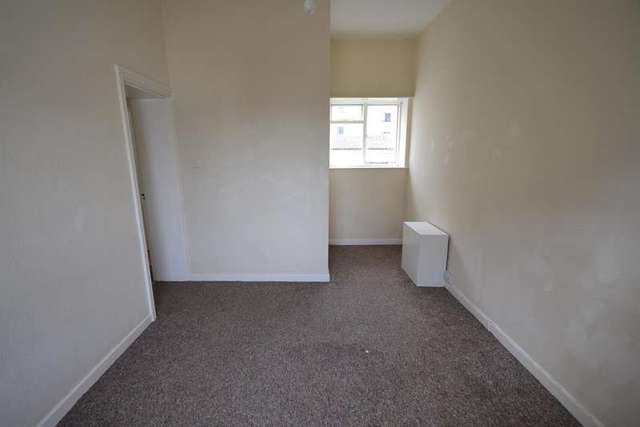  Image of 2 Bedroom Flat to rent at Marina  Bexhill On Sea, TN40 1DD