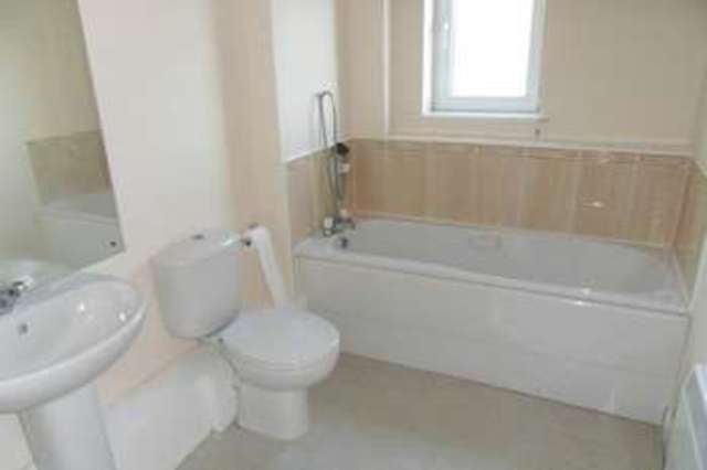  Image of 2 Bedroom Flat to rent at Albert Promenade  Halifax, HX3 0HD