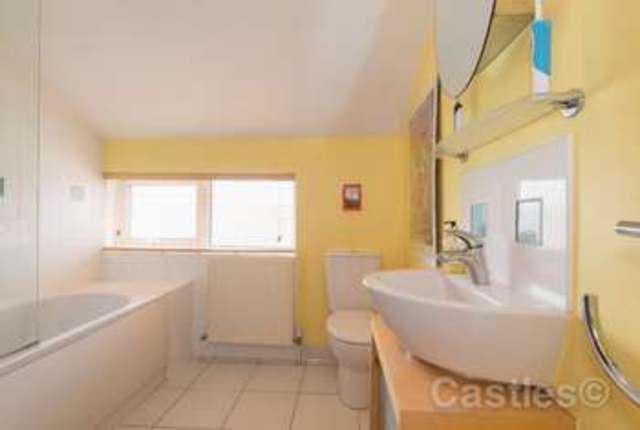  Image of 1 Bedroom Flat to rent at Alexandra Road Hornsey London, N8 0PL
