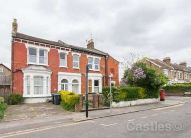  Image of 1 Bedroom Flat to rent at Alexandra Road Hornsey London, N8 0PL