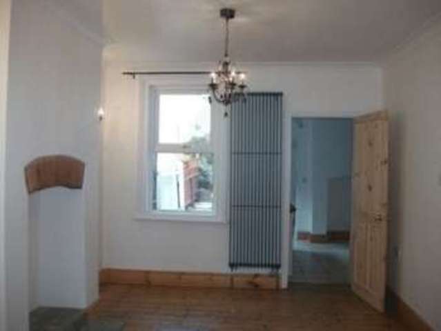  Image of 3 Bedroom Detached to rent at Armscroft Road Barnwood Gloucester, GL2 0SJ