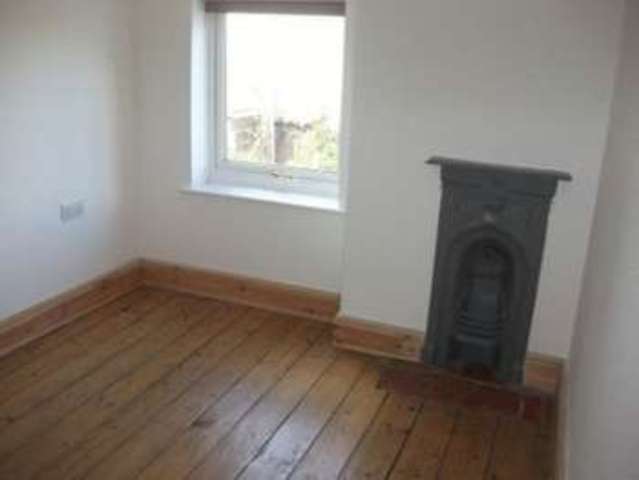  Image of 3 Bedroom Detached to rent at Armscroft Road Barnwood Gloucester, GL2 0SJ