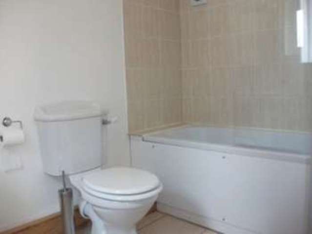 Image of 3 Bedroom Detached to rent at Armscroft Road Barnwood Gloucester, GL2 0SJ